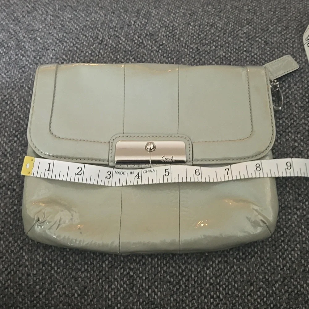 Coach Handbag - Picture 8 of 9